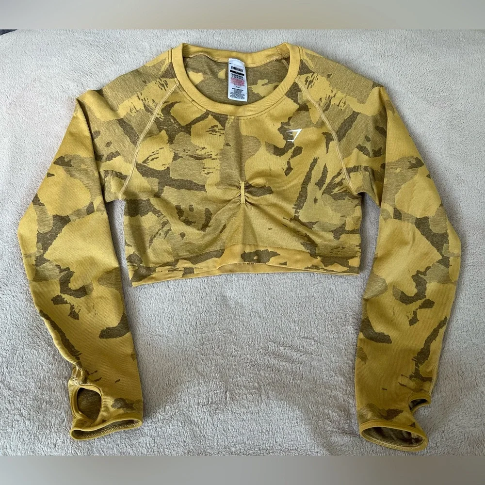 Gymshark Camo Workout Set - Picture 3 of 13